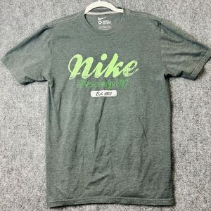Nike Dri-Fit Men Medium Gray Standard Fit Cotton Polyester Blend Graphic T-Shirt
